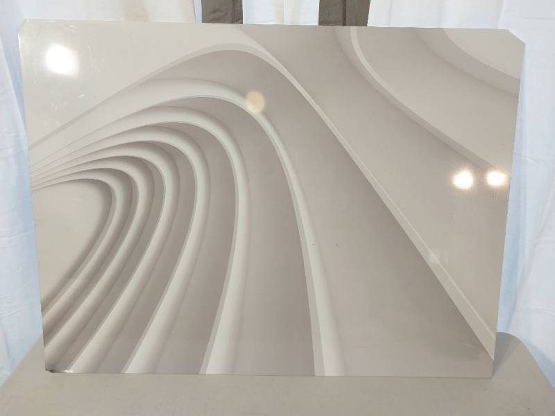 lot 41090 image: Metal Wall Art (29.5 x 39.5) - couple corners are bent 