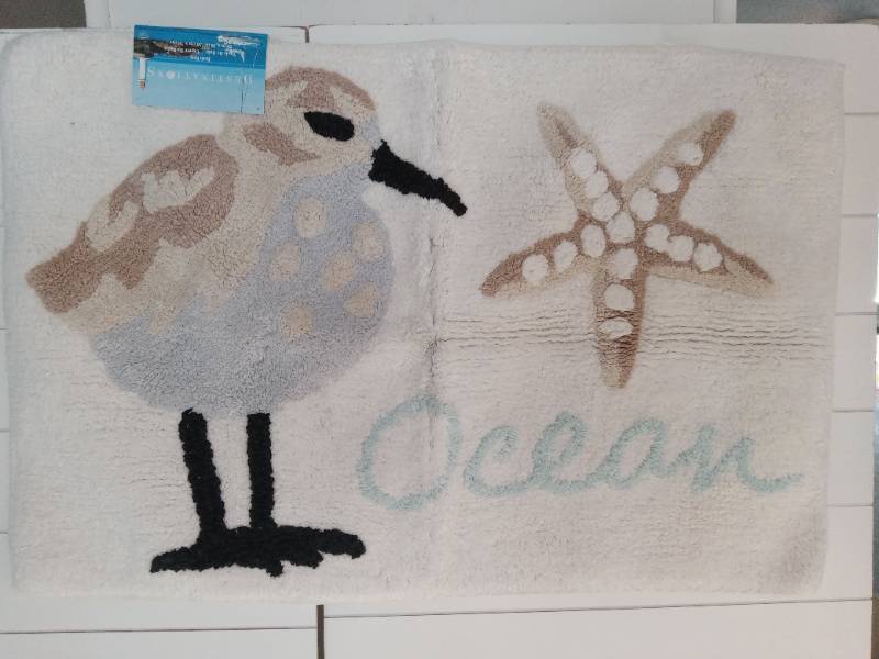 lot 51670 image: (UNUSED) Bath Rug Taupe with Bird Haven Design