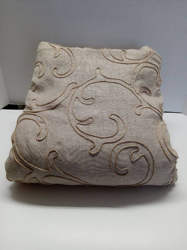 lot 51694 image: Elegant Embroidered Linen Curtain Panel