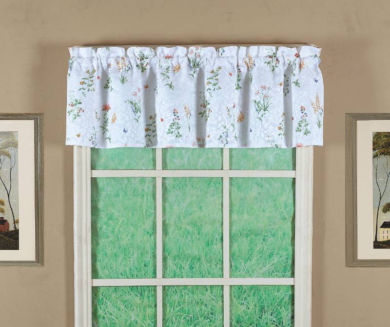 lot 64762 image: Todays Curtain English Garden Floral Valance 12 Description Todays Curtain English Garden Floral Valance 12 (Has Black Mark, See Photos)  Additional Detail Open Box
