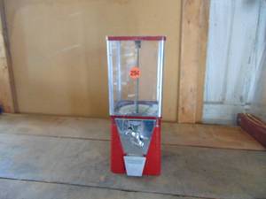 lot 2012 image: Candy Machine - No Key