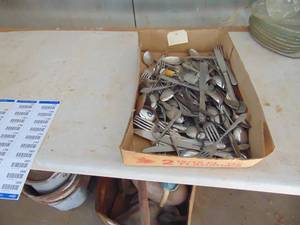 lot 1781 image: Selction of Stainless Silverware