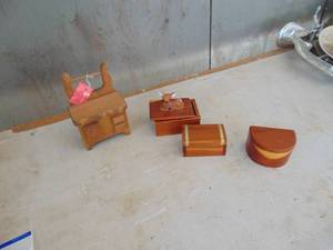 lot 1784 image: Wooden Decor Selection
