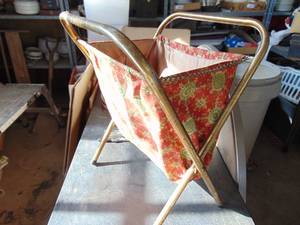 lot 1801 image: SewingKnitting Basket - Container