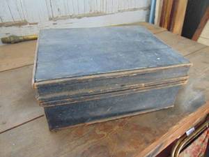 lot 1802 image: Vintage Wooden Box