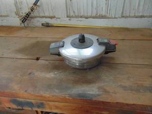 lot 1804 image: Magefesa - Pressure Cooker - on the smaller side