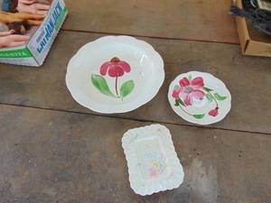 lot 1818 image: Hand painted Plate and Bowl - with Soap Dish
