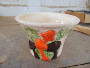 lot 1819 image: Mushroom Themed planter