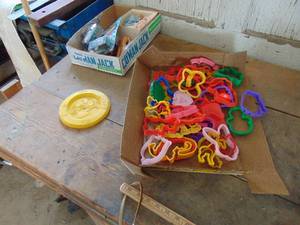 lot 1823 image: Selection of Plastic Cookie Cutters