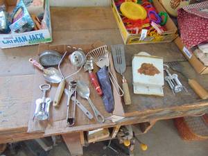 lot 1824 image: Letter Holder and Selection of Kitchenware