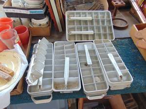 lot 1845 image: Selection of Frigidaire Ice Trays