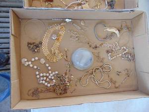 lot 1848 image: Costume Jewelry selection