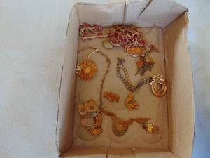 lot 1851 image: Costume Jewelry selection