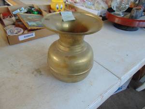 lot 1854 image: Brass Spittoon