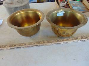lot 1855 image: Pair of Brass Planters