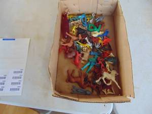 lot 1860 image: Selection of Vintage Toy Figures - Plastic