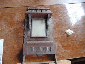 lot 1886 image: DressingShaving mirror