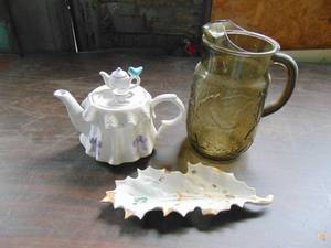lot 1918 image: Teapot - Pitcher and More