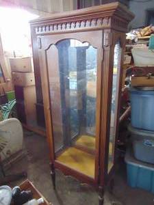 lot 1920 image: Display Cabinet - with Glass Shelves - we do not have the key -