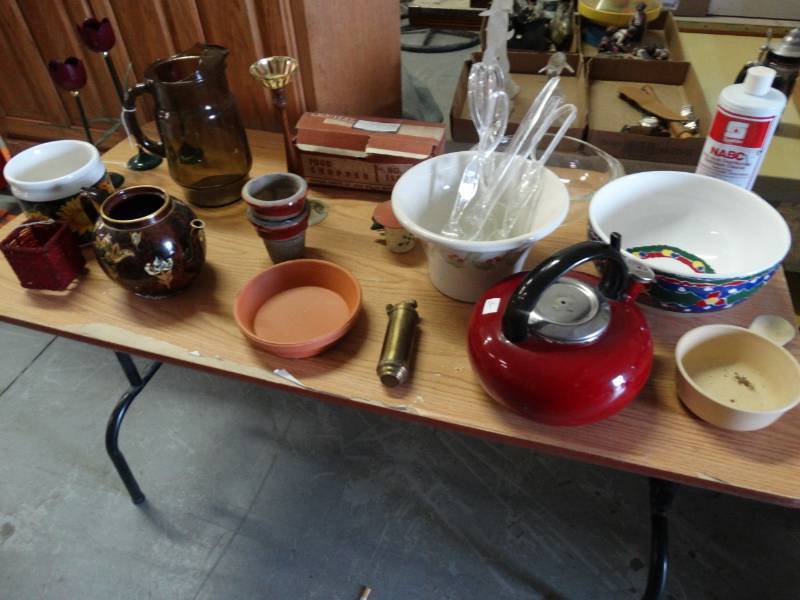 lot 7551 image: Home decor.