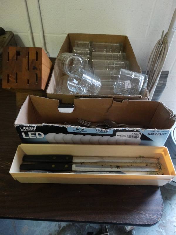 lot 7553 image: Glassware, silverware, & knife block.