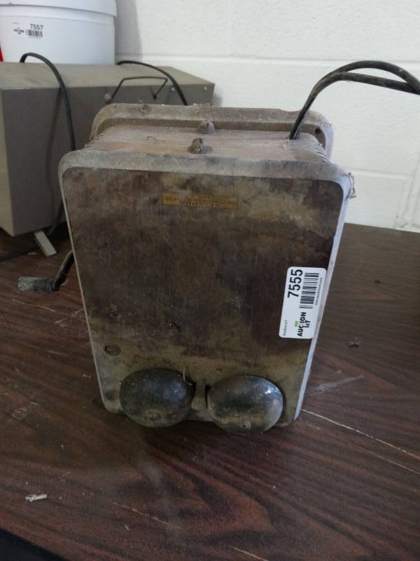 lot 7555 image: Antique oak wood kellogg switchboard & supply co telephone. missing phone.