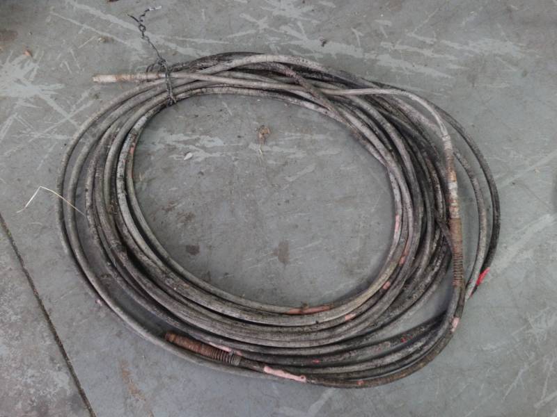lot 7591 image: Paint sprayer hose