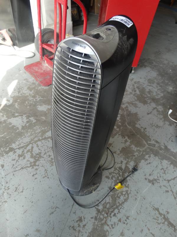 lot 7607 image: Honeywell fan.
