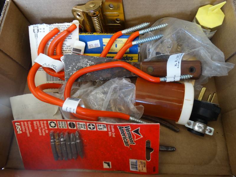 lot 7610 image: Hardware, stink hooks, screwdriver heads & more.