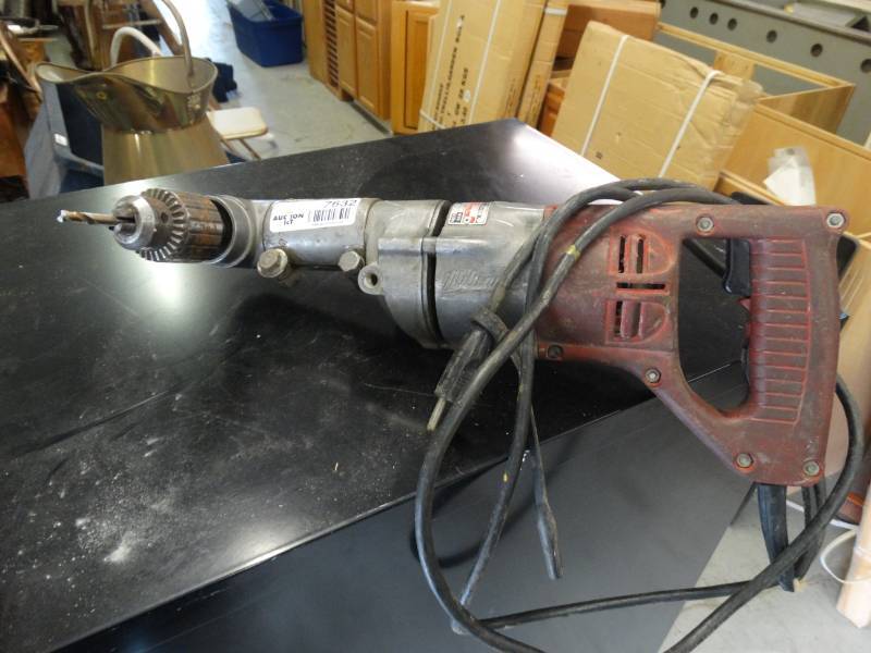 lot 7632 image: Milwaukee drill.