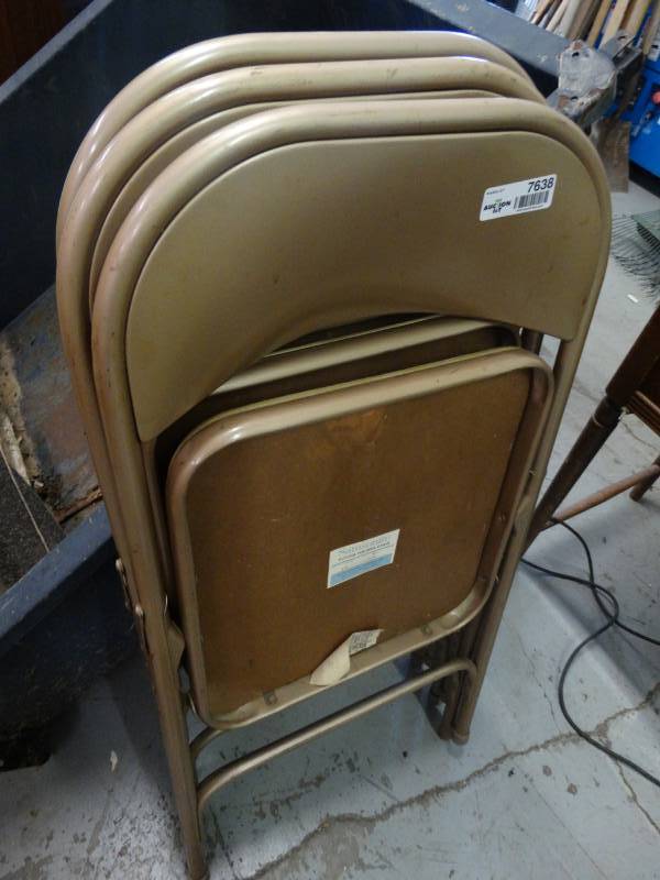 lot 7638 image: 3 Folding chairs.