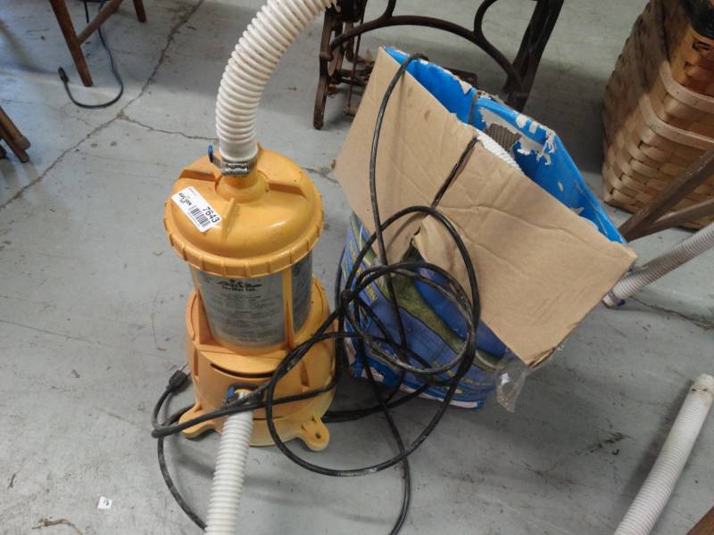 lot 7643 image: The wet set pump for swinmming pool.