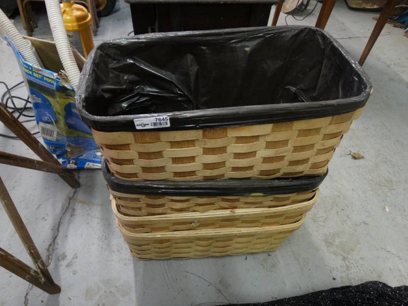 lot 7645 image: 4 Large baskets.