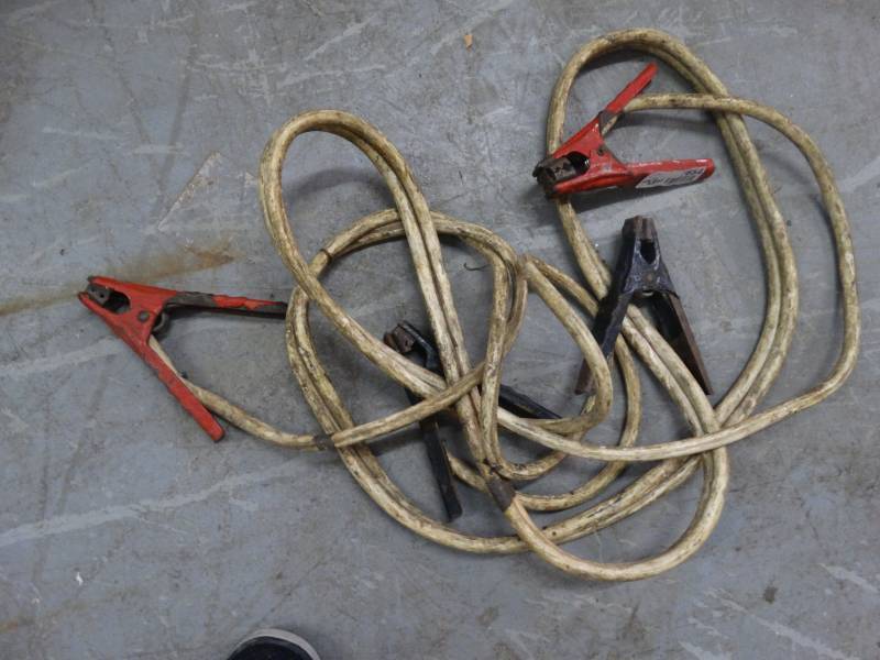 lot 7654 image: Jumper cables.
