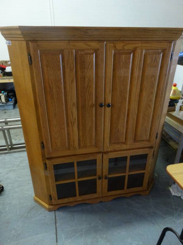 lot 7661 image: Corner cabinet.