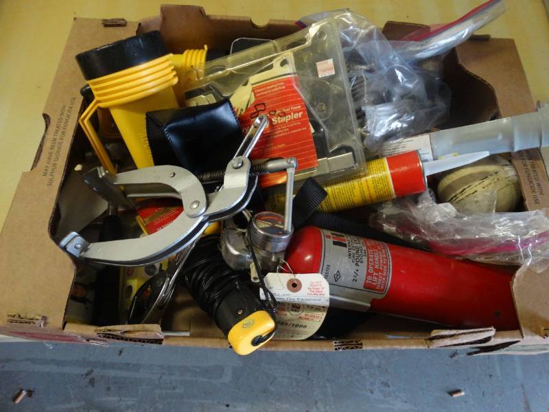lot 7667 image: Flashlights, tools, fire extinguisher, & more.