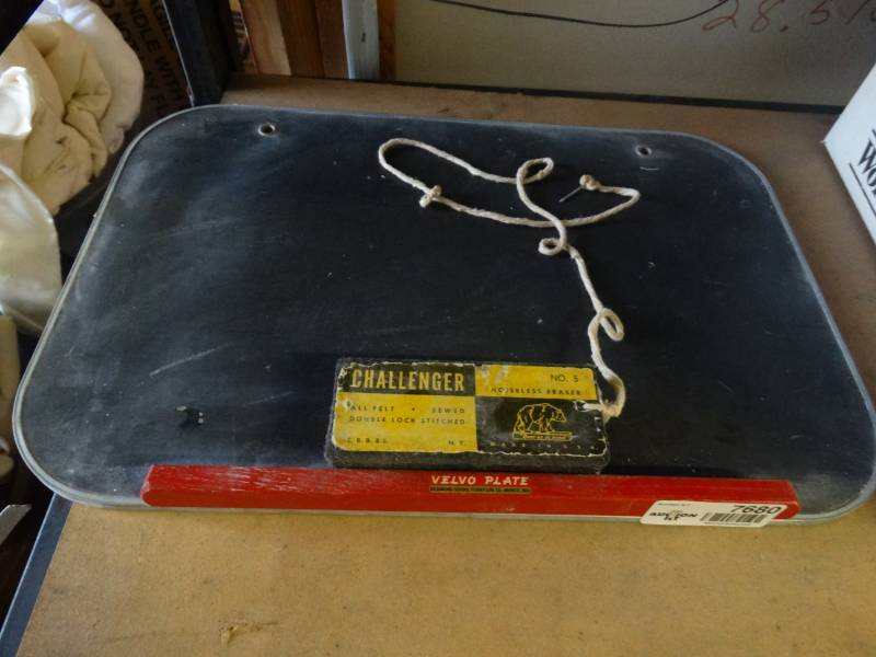 lot 7680 image: Small Chalkboard.
