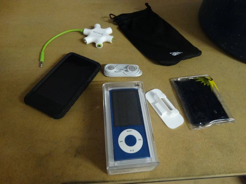 lot 7684 image: Lot of ipods.
