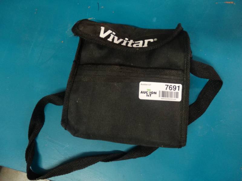 lot 7691 image: Vivitar Binoculars.