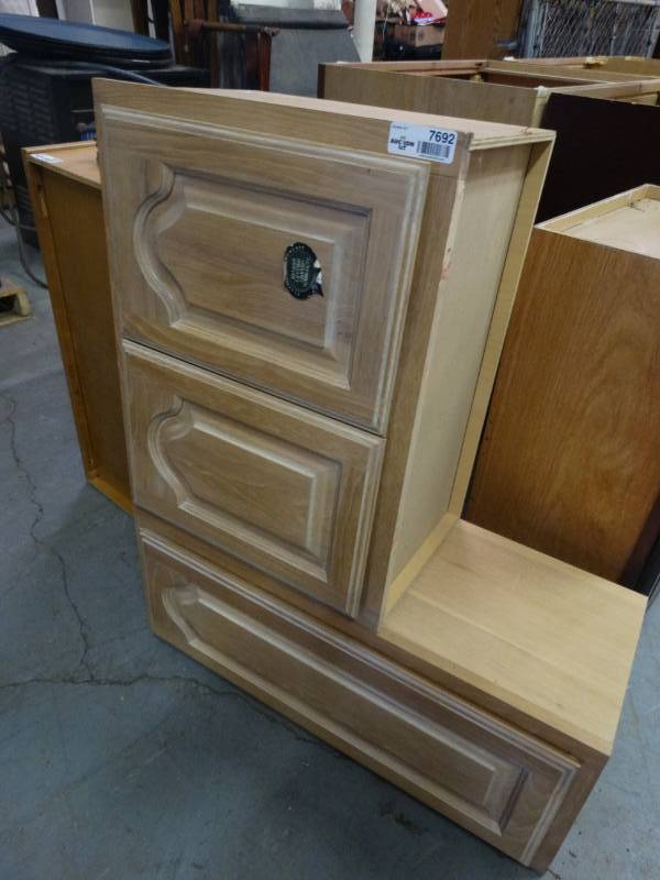 lot 7692 image: Wooden cabinet.