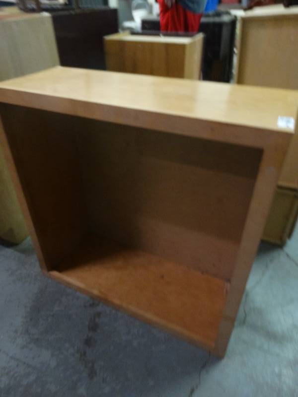lot 7693 image: Wall cabinet.