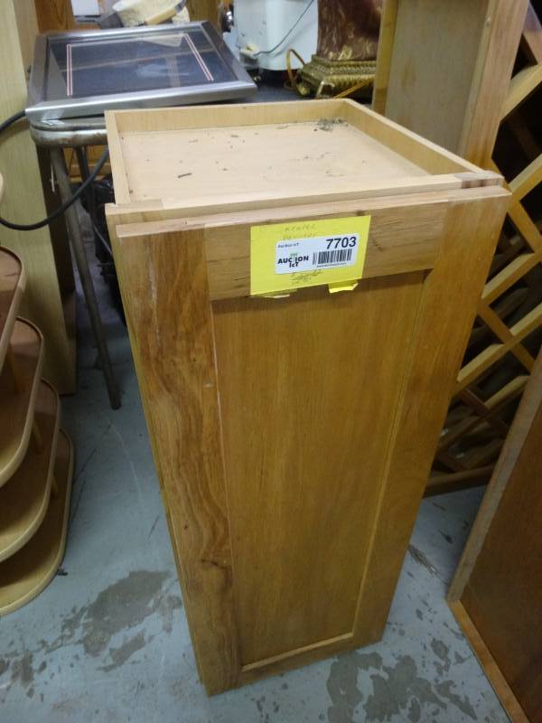 lot 7703 image: Wall cabinet