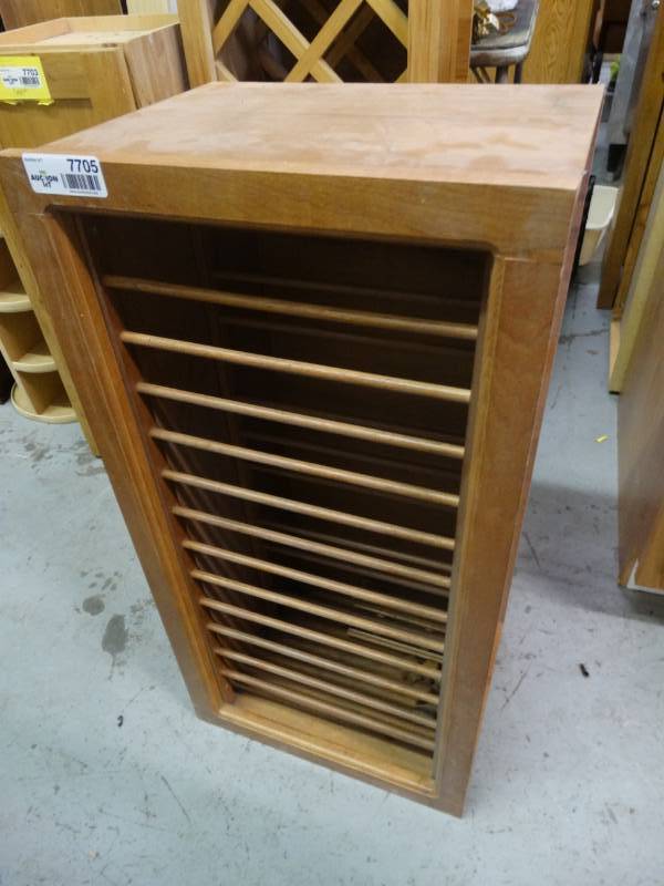 lot 7705 image: Divider cabinet insert