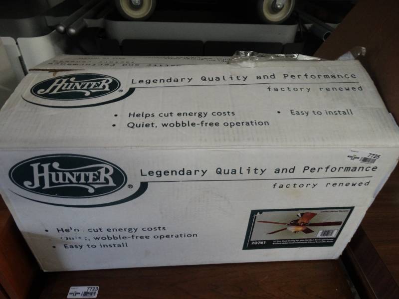 lot 7725 image: Hunter 52 5 blade ceiling fan- New in box