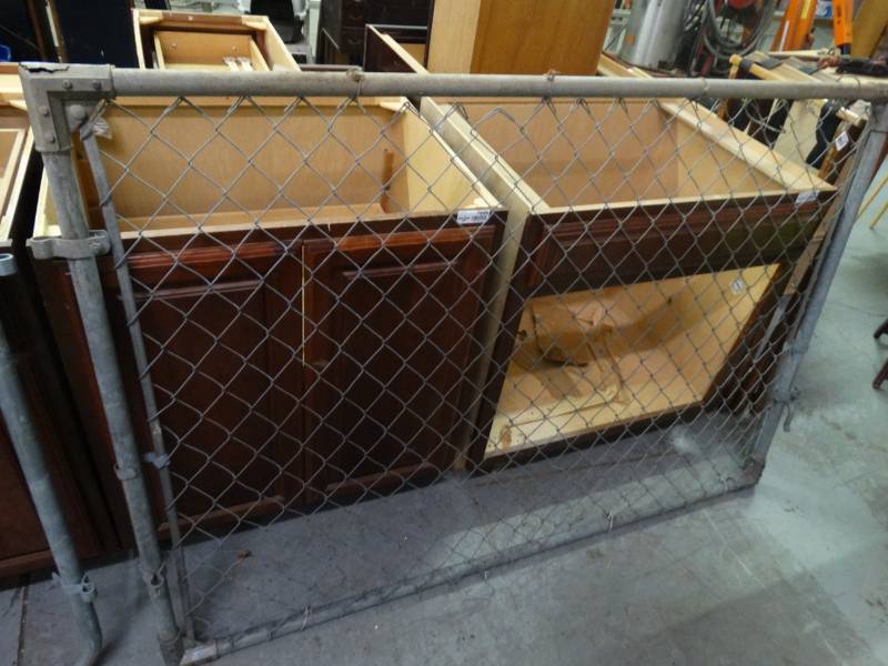 lot 7732 image: 2 chainlink fence gates