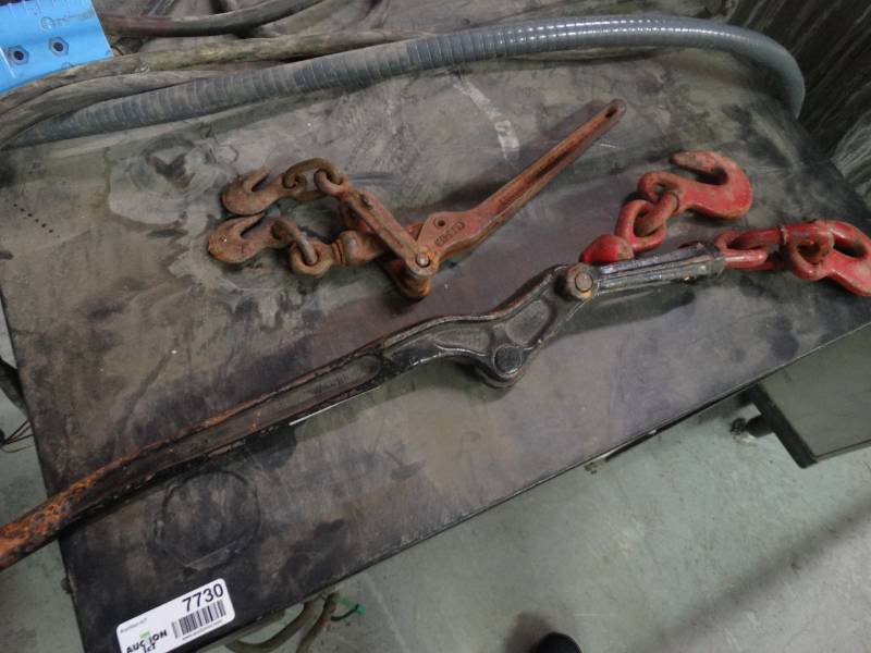 lot 7743 image: 2 Chain boomers.