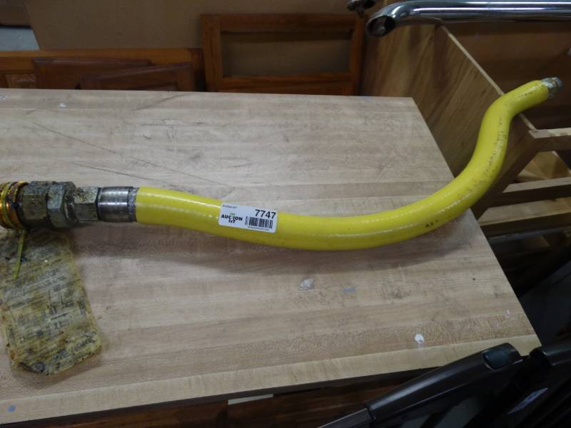 lot 7747 image: Commercial gas line.