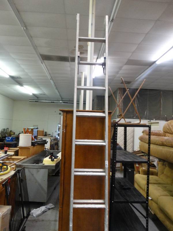 lot 7751 image: extension ladder.