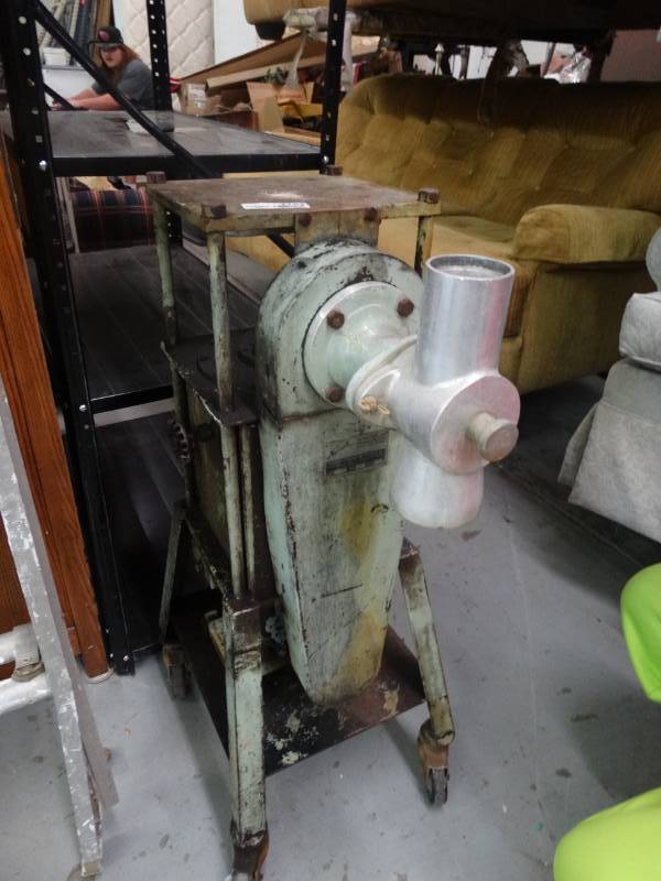 lot 7754 image: Norwalk triturators & hydraulic press machine.