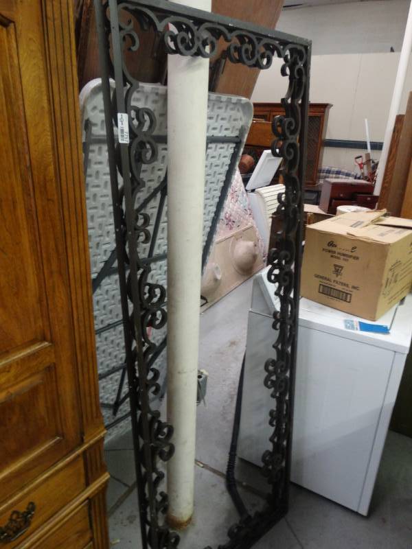 lot 7757 image: 2 Metal decro door grates.